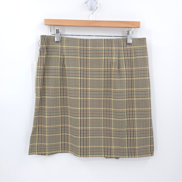 Cabi Pastime Houndstooth Plaid Skirt Above Knee Asymmetrical Hem Pockets NWT - Picture 4 of 15